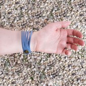 Armband aus Recycling-Leder in blau-grau Tira