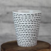 Becher aus Keramik weiß, Kaffeetasse modern Lineas