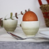 Eierbecher aus Porzellan grau