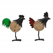 Huhn aus Metall und Holz in rot oder grün